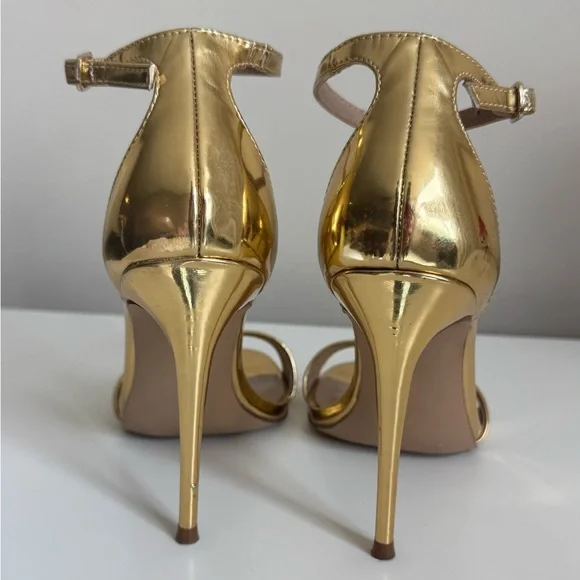 Steve Madden Gold Women's Heels - Picture 4 of 6